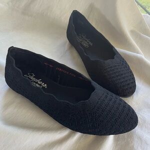Skechers Cleo's Black Knitted Scalloped Edge Ballerina Flats (size 8)